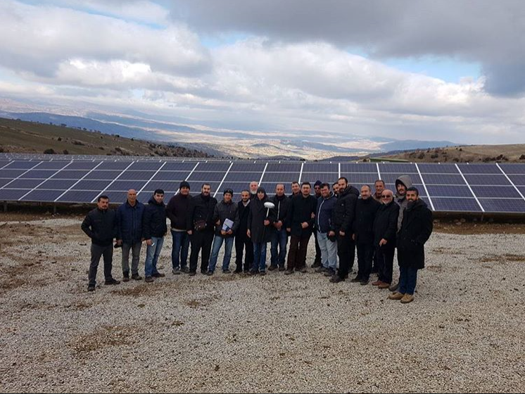 ENERJİ DANIŞMANLIĞI :  Bir çok sanayi ve enerji kuruluşuna bu alanda işletme ve tasarım tecrübelerimizden faydalanarak kazanca dönüştürdükleri bir hizmet vermekteyiz. Enerji santrallerinde yapmış olduğumuz işletme sorumluluğu, üretmiş olduğumuz raporlamalar ve işletme tecrübemizin katkısıyla daha iyi bir enerji işletmesi için çözümler üretmekteyiz.  Çözüm üretmede edindiğimiz iş ortaklarımız ve çözüm pratiklerimiz ile zamanın kazanç anlamına geldiği enerji sektöründe müşteri memnuniyetini üst seviyede tutuyoruz.