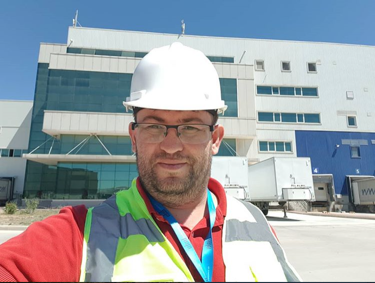 MÜHENDİSLİK HİZMETLERİ: 2007 yılında kurulduğu günden itibaren 10 yılı aşkın sürede Elektrik-Elektronik Mühendisliği alanında; - AG/YG Proje ve Taahüt hizmeti - Bina,Sanayi,Otel,Teknoloji Geliştirme Merkezi gibi bir çok özel ve genel konuda proje ve uygulama hizmeti - Yüksek Gerilim İşletme Sorumluluğu hizmeti - Enerji Kimlik Belgesi (EKB) yetkili üretimi - Topraklama Direnci Ölçümü ve Uygunluk Belgesi verilmesi hizmetleri - Termal görüntü ile tesisat kontrolü ve uygunluk için raporlama hizmeti - Diğer bir çok konuda yetkili Mühendislik ve Müşavirlik hizmeti üretmektedir.